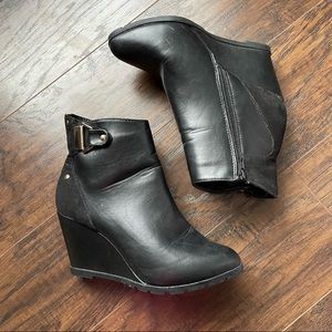 Pink Key Black Wedge Boots 8